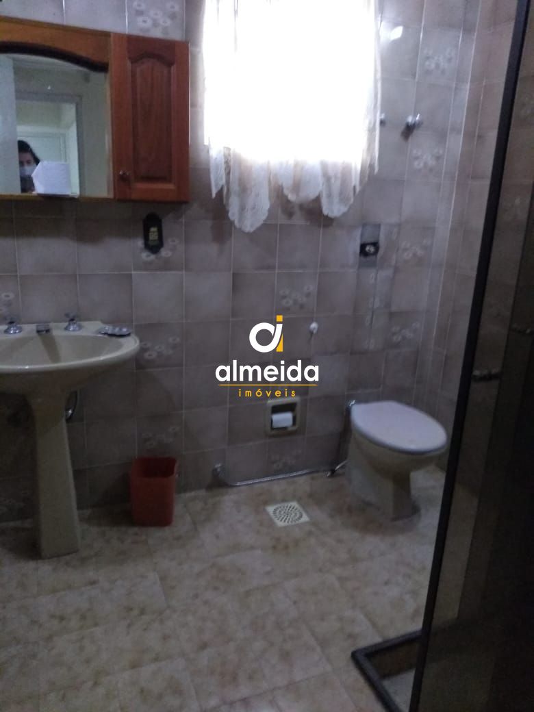 Casa à venda com 4 quartos, 347m² - Foto 11