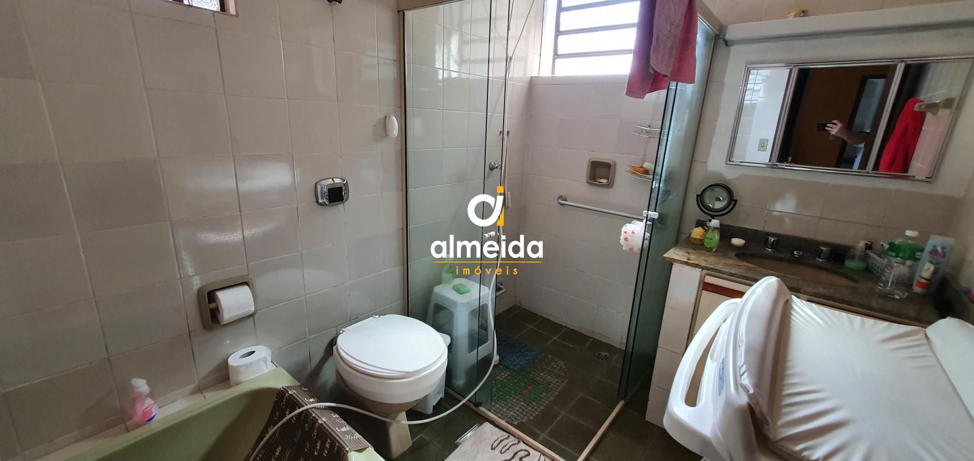 Casa para alugar com 4 quartos, 338m² - Foto 8