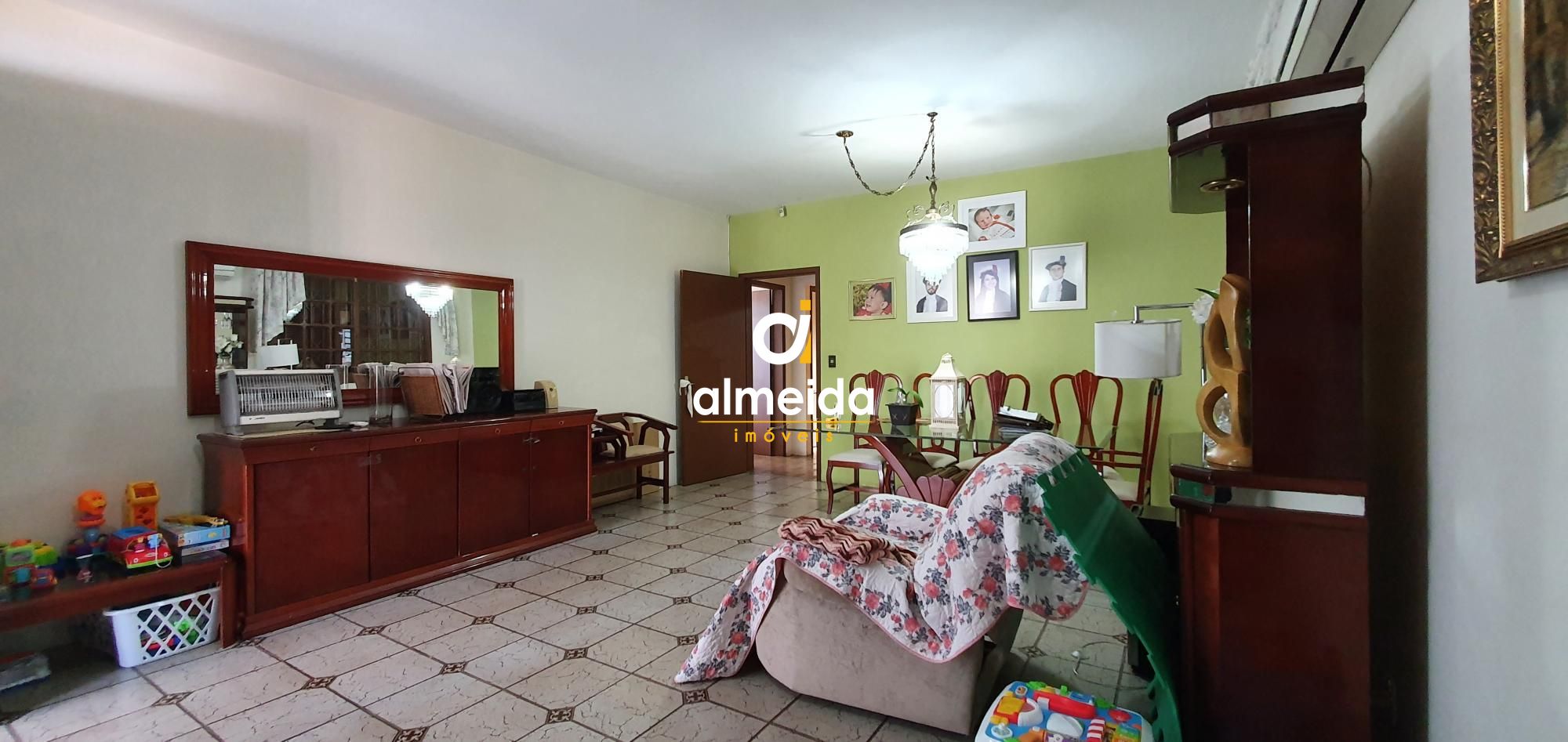 Casa para alugar com 4 quartos, 338m² - Foto 4
