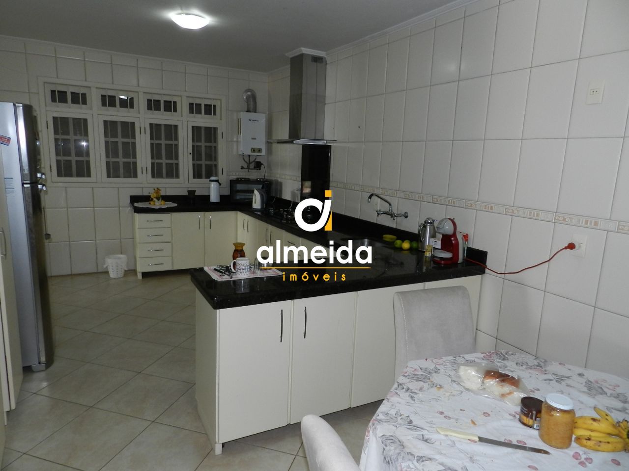 Casa à venda com 3 quartos, 210m² - Foto 11