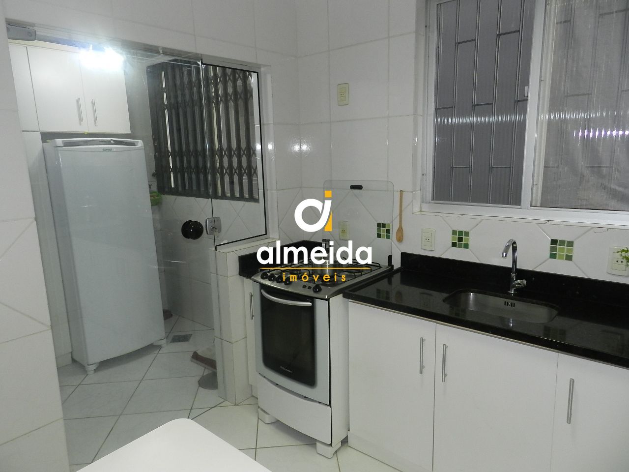 Apartamento à venda com 2 quartos, 64m² - Foto 11