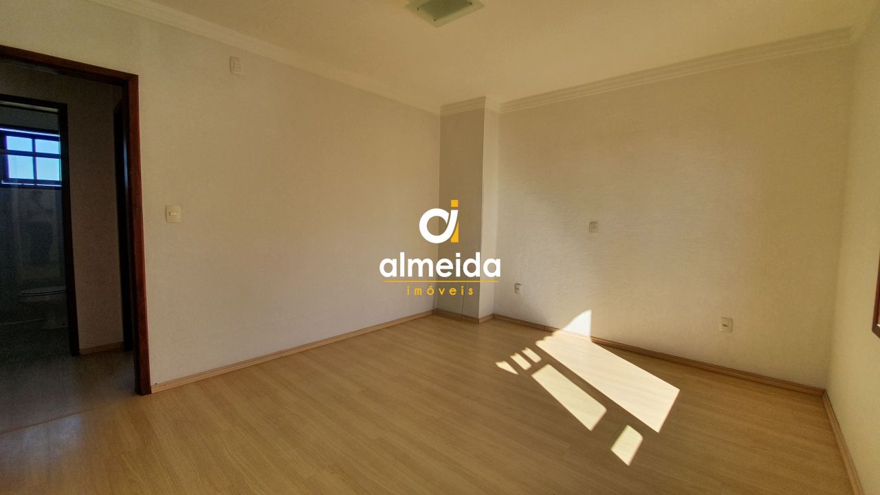 Casa à venda com 4 quartos, 400m² - Foto 31