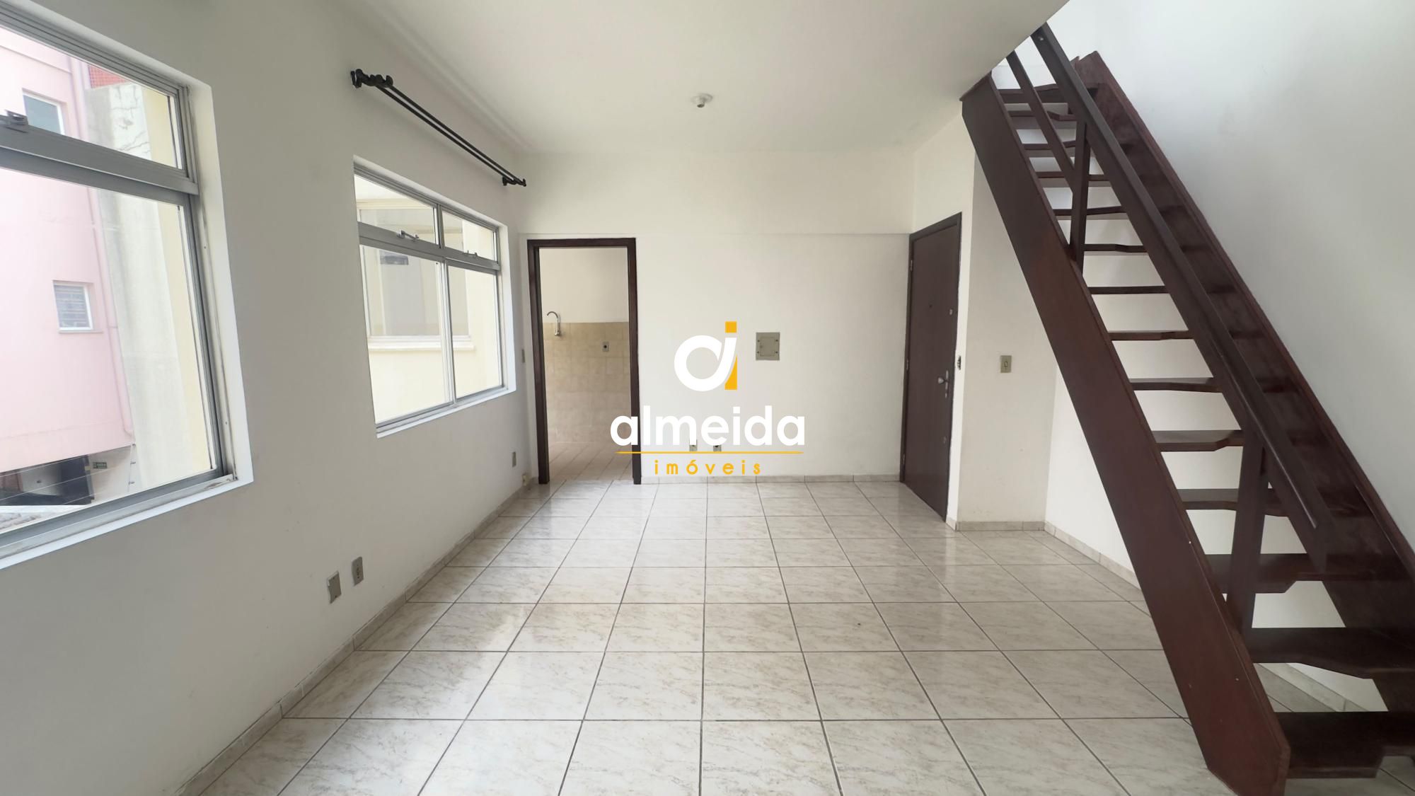 Apartamento 1 quarto, duplex na av. Itaimbe.