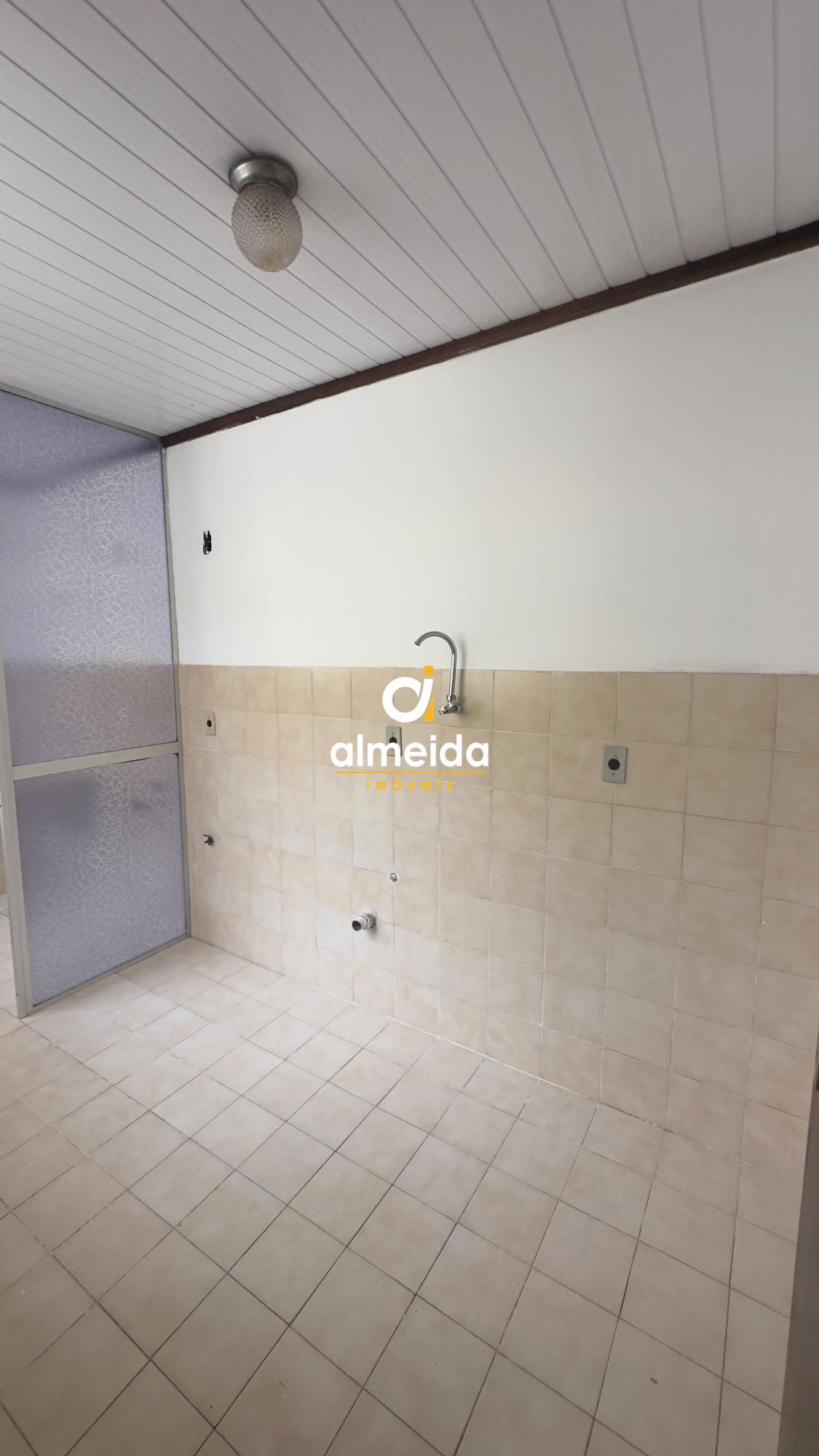 Apartamento 1 quarto, duplex na av. Itaimbe.