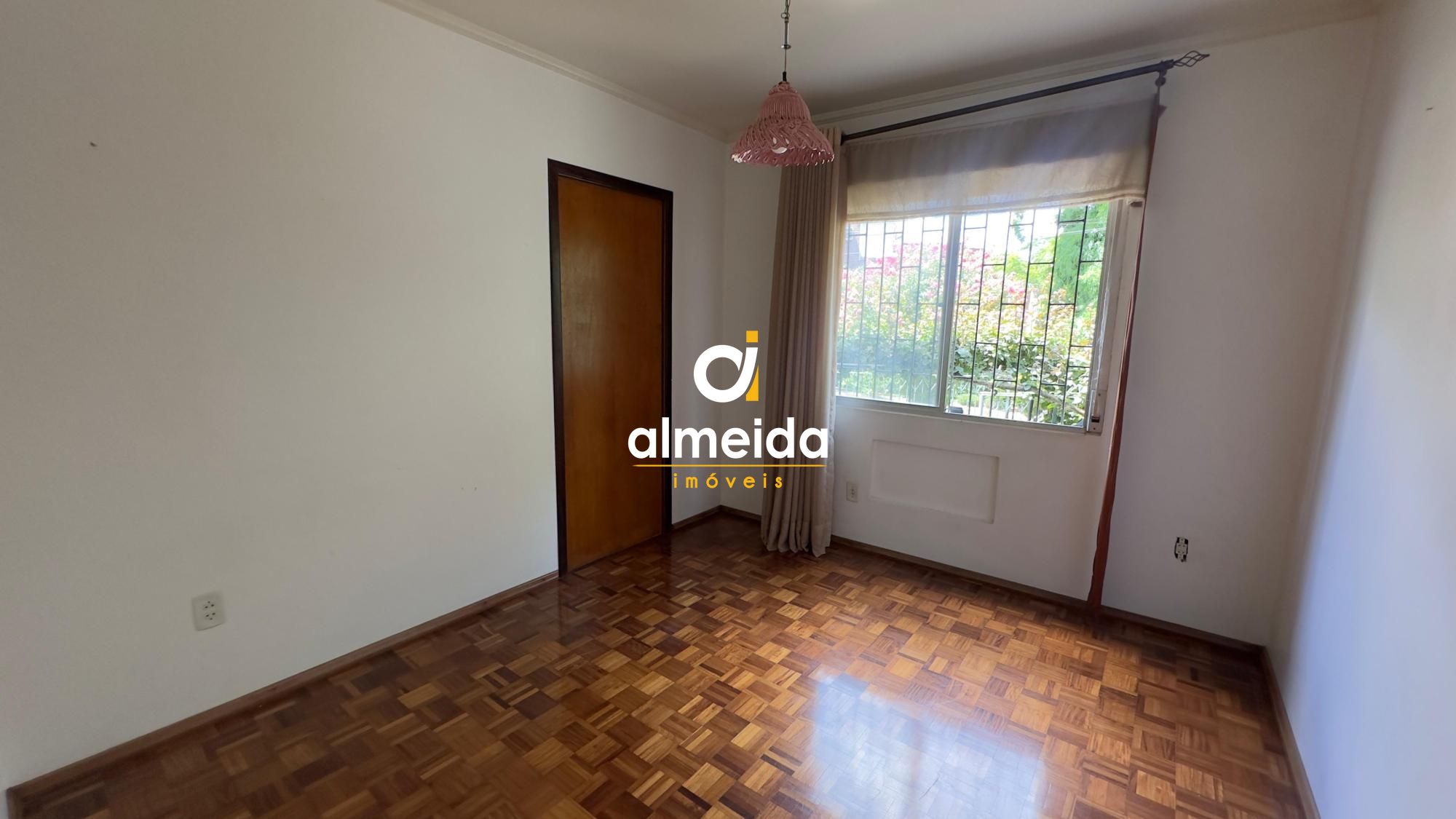 Apartamento com 3 Dormitórios para alugar, 150 m² por R$ 2.600,00 Apartamento com 3 Dormitórios para alugar, 150 m² por R$ 2.600,00