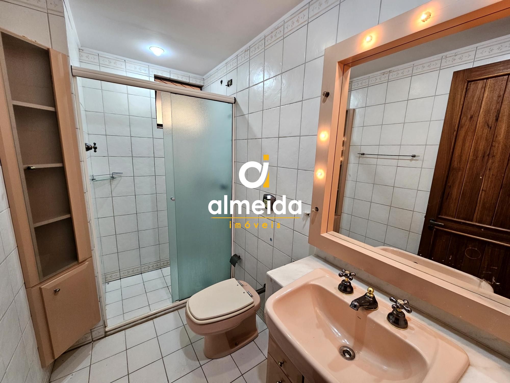 Apartamento para alugar com 3 quartos, 194m² - Foto 18