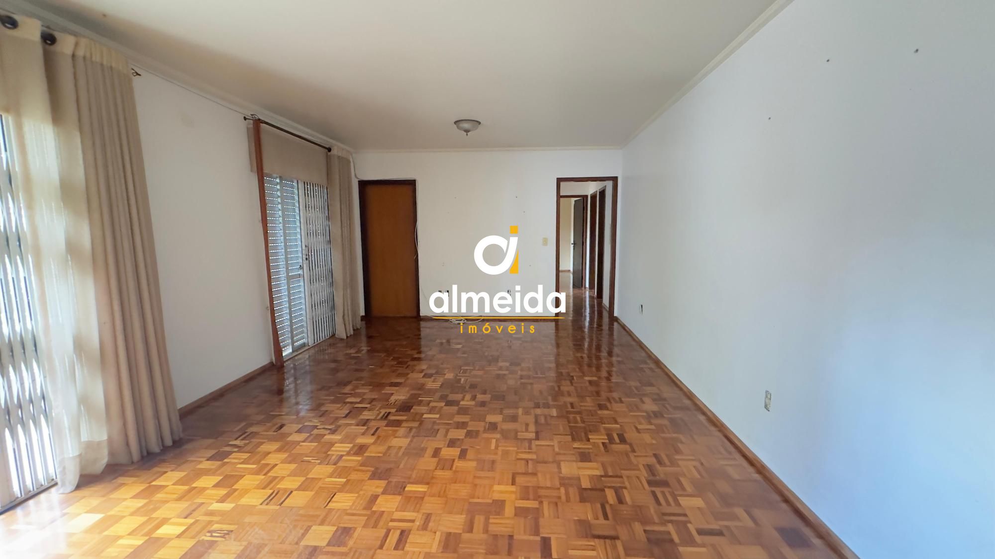 Apartamento com 3 Dormitórios para alugar, 150 m² por R$ 2.600,00 Apartamento com 3 Dormitórios para alugar, 150 m² por R$ 2.600,00