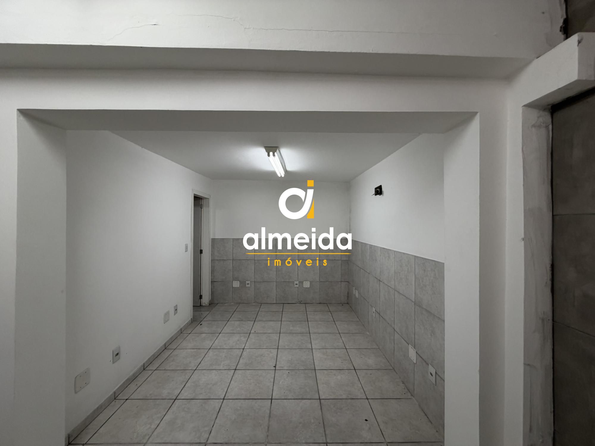 Sala comercial em excelente localizaçao no centro da cidade.