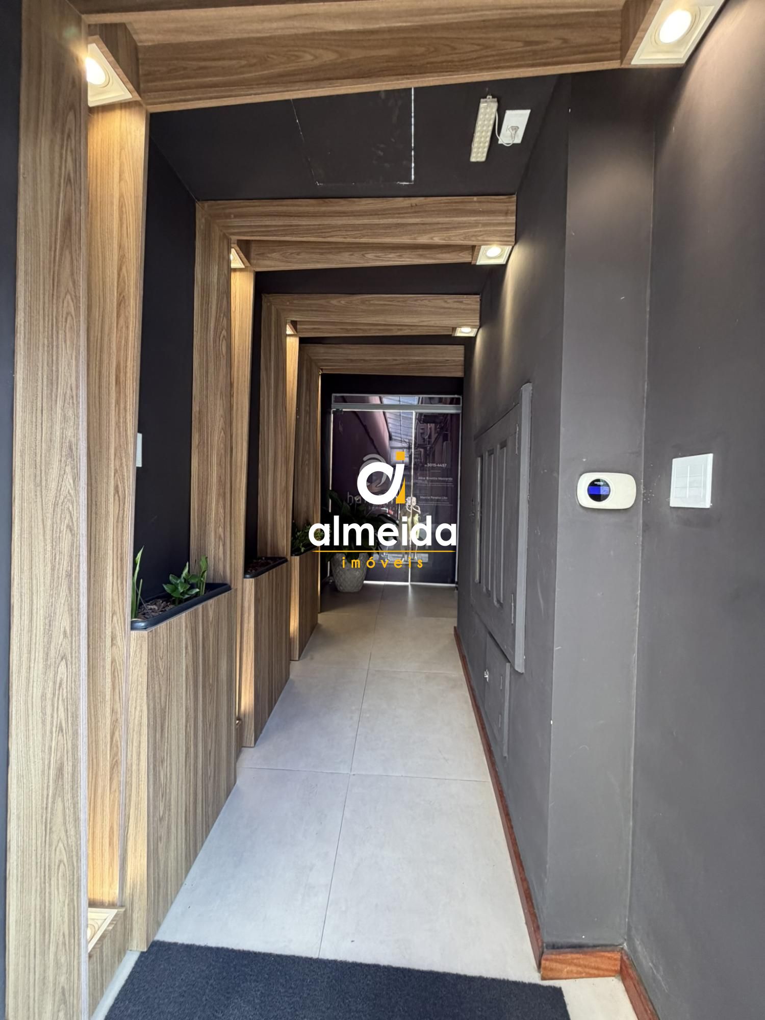 Sala comercial em excelente localizaçao no centro da cidade.