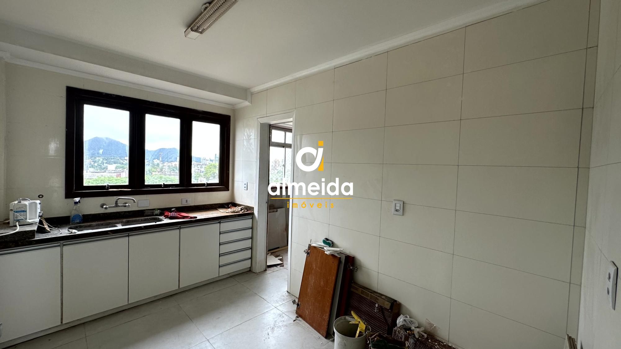 Apartamento à venda com 3 quartos, 142m² - Foto 19