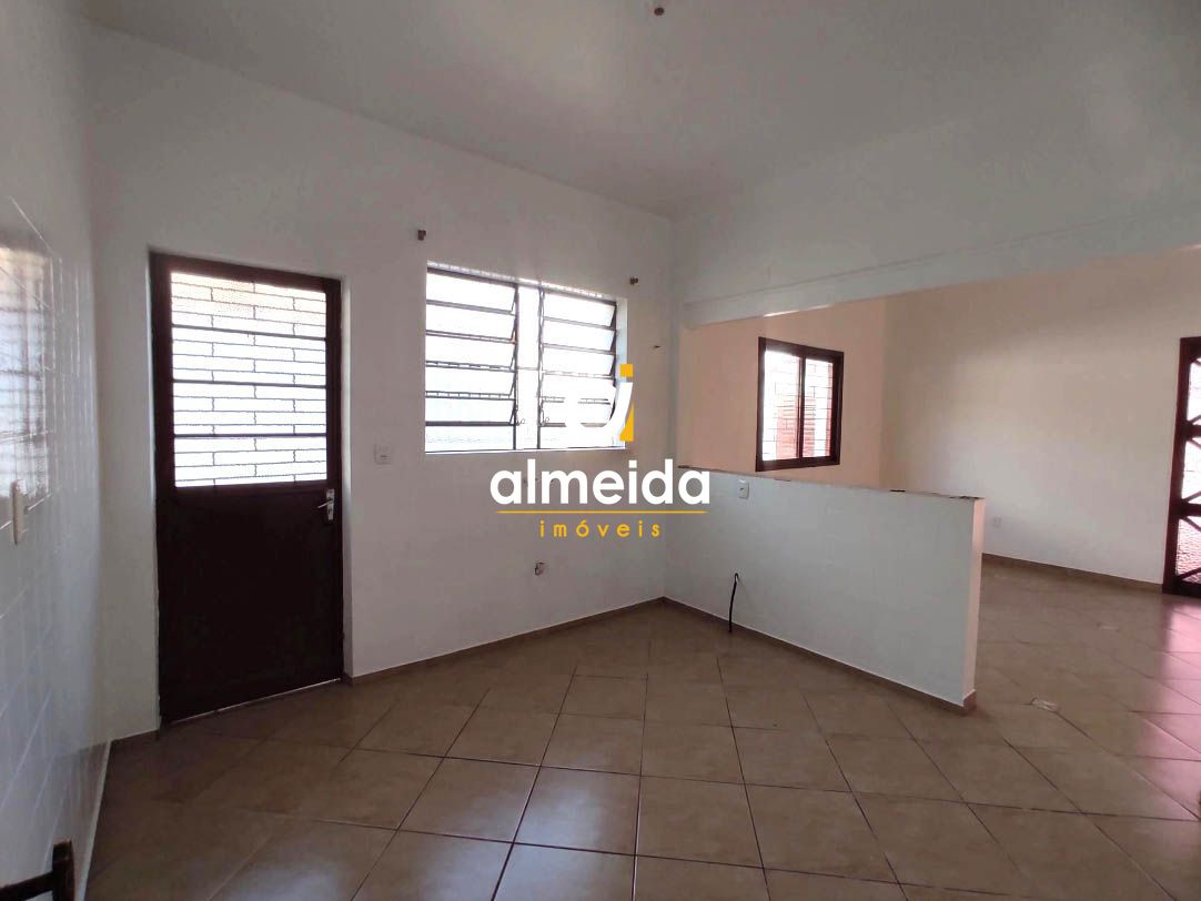 Casa à venda e aluguel com 6 quartos, 250m² - Foto 22