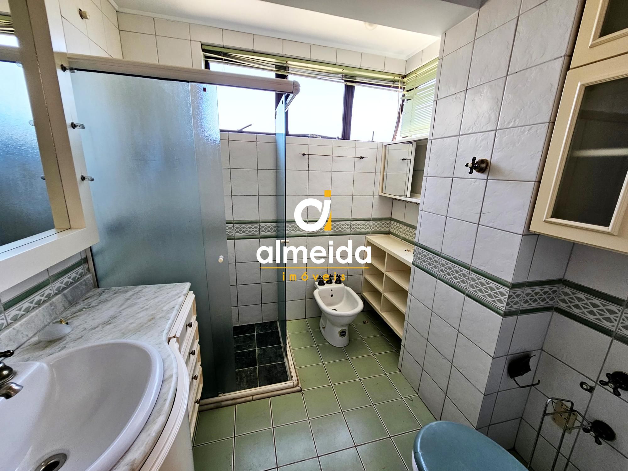 Apartamento para alugar com 3 quartos, 194m² - Foto 23