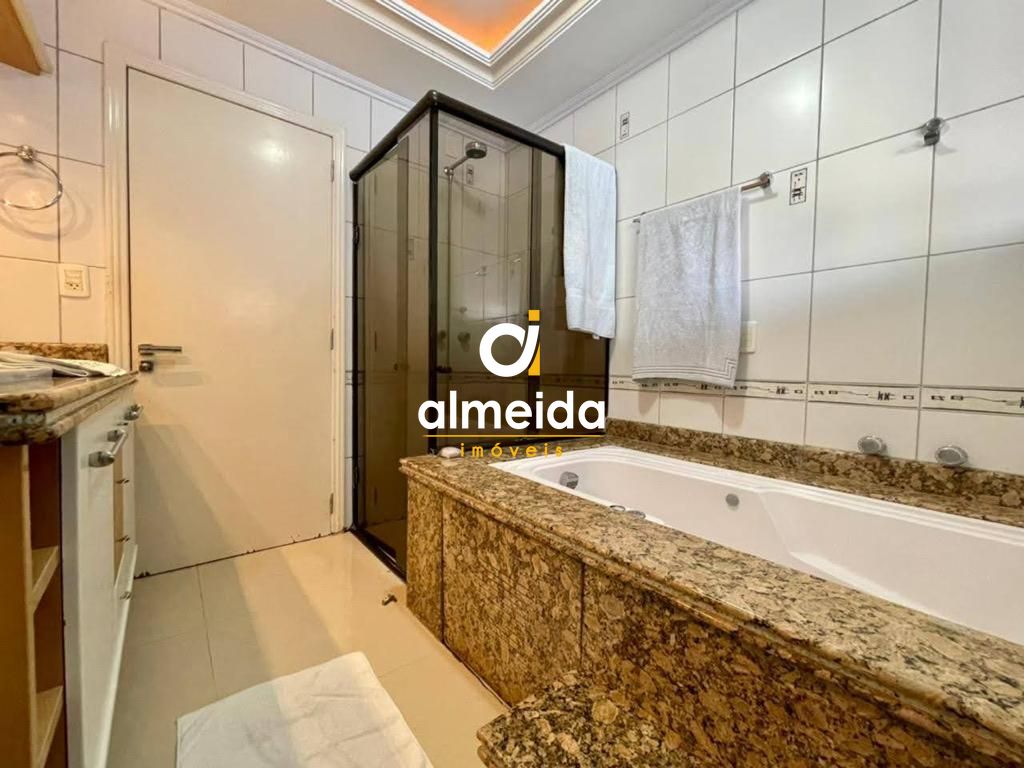 Casa à venda com 6 quartos, 640m² - Foto 45