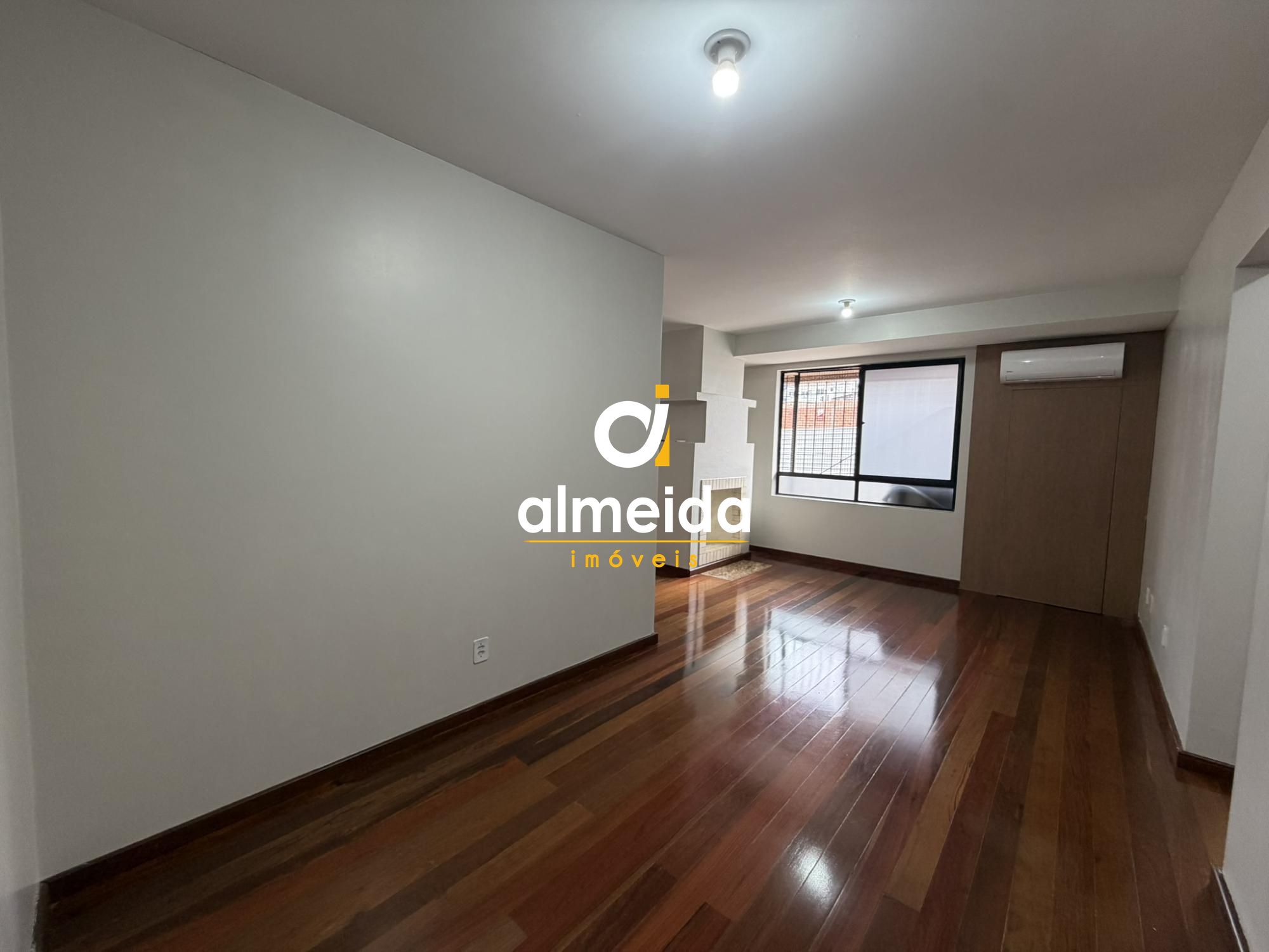 Apartamento térreo , próximo ao clube dores sede central.