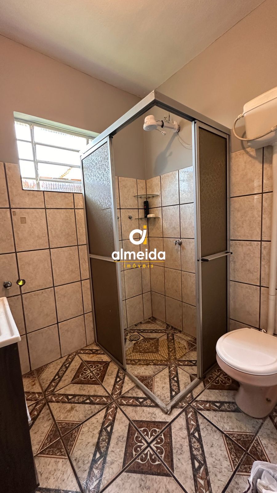 Excelente terreno com 2 casas e piscina.