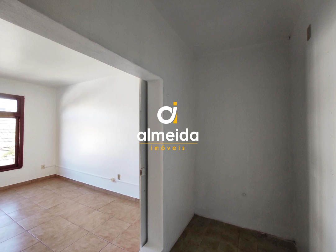 Casa à venda e aluguel com 6 quartos, 250m² - Foto 12