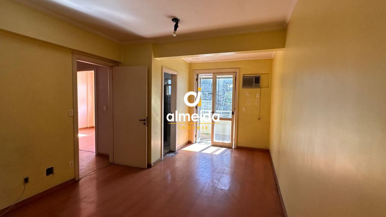 Amplo apartamento, 3 dormitorios, proximo ao quartel.