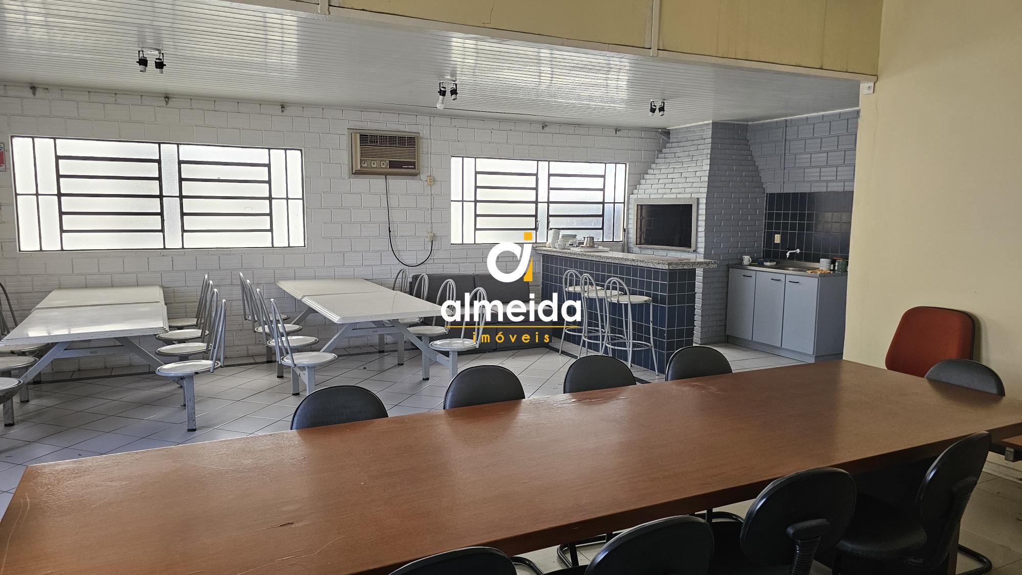 Área comercial com 3.667m² de área construída