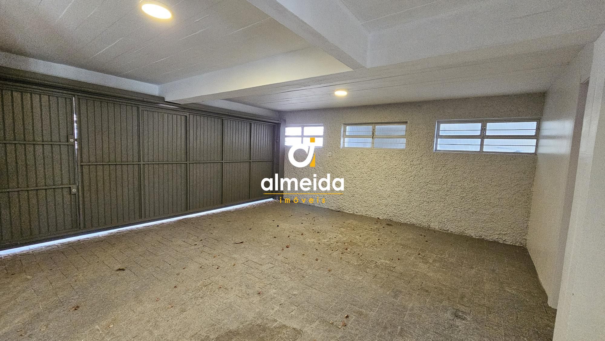 Casa à venda com 3 quartos, 300m² - Foto 40