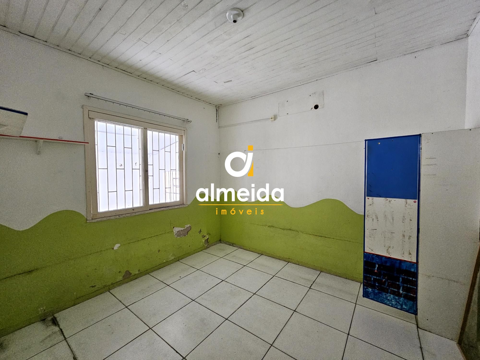 Casa comercial na avenida presidente vargas em santa maria r