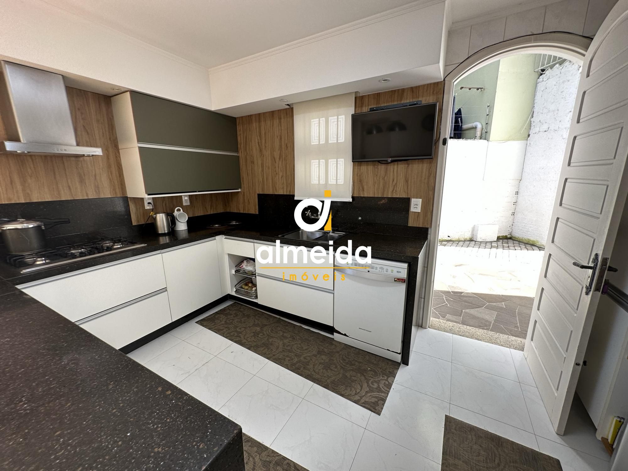 Casa à venda com 4 quartos, 421m² - Foto 27