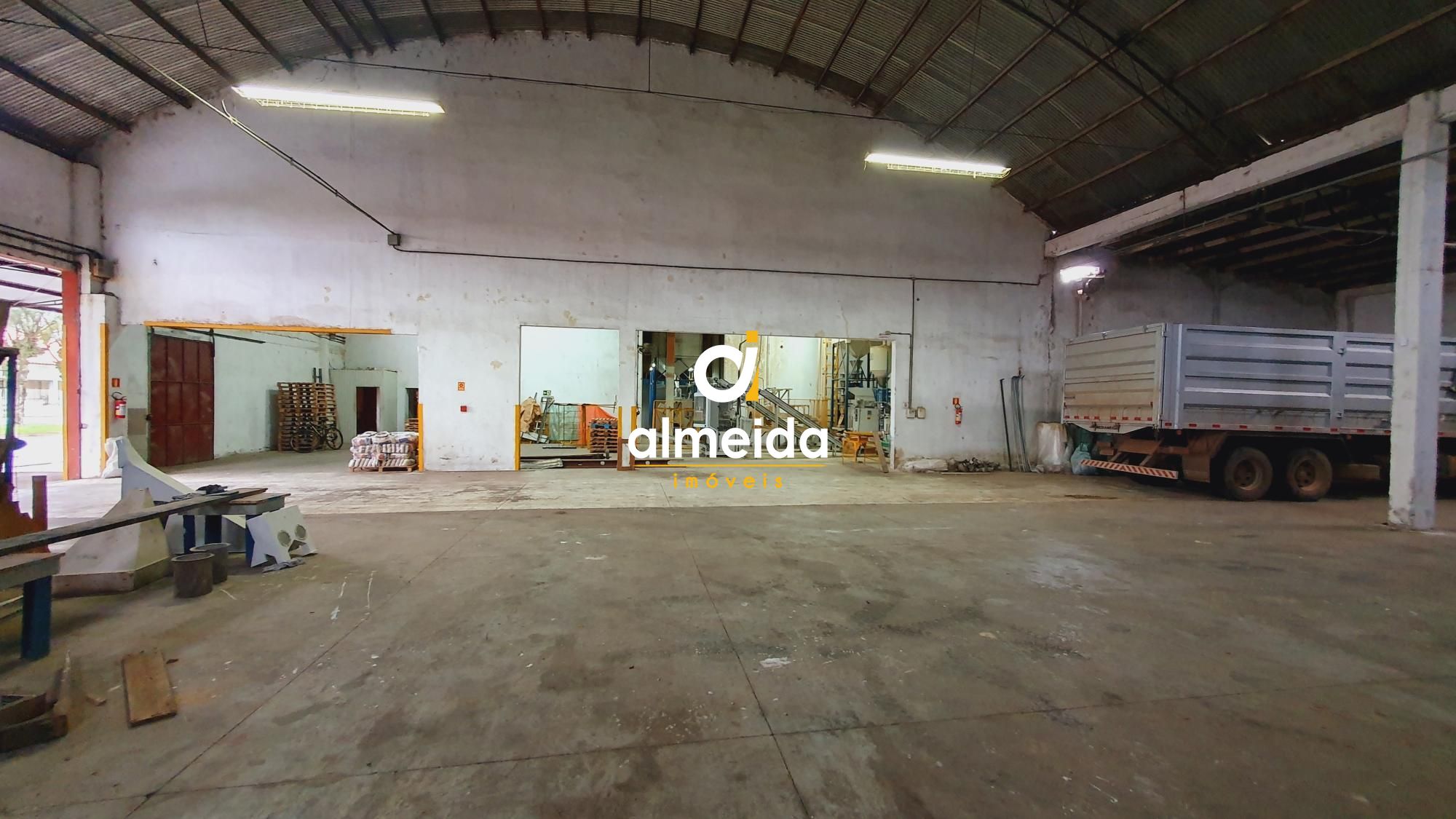 Depósito-Galpão-Armazém para alugar com 3 quartos, 1700m² - Foto 17