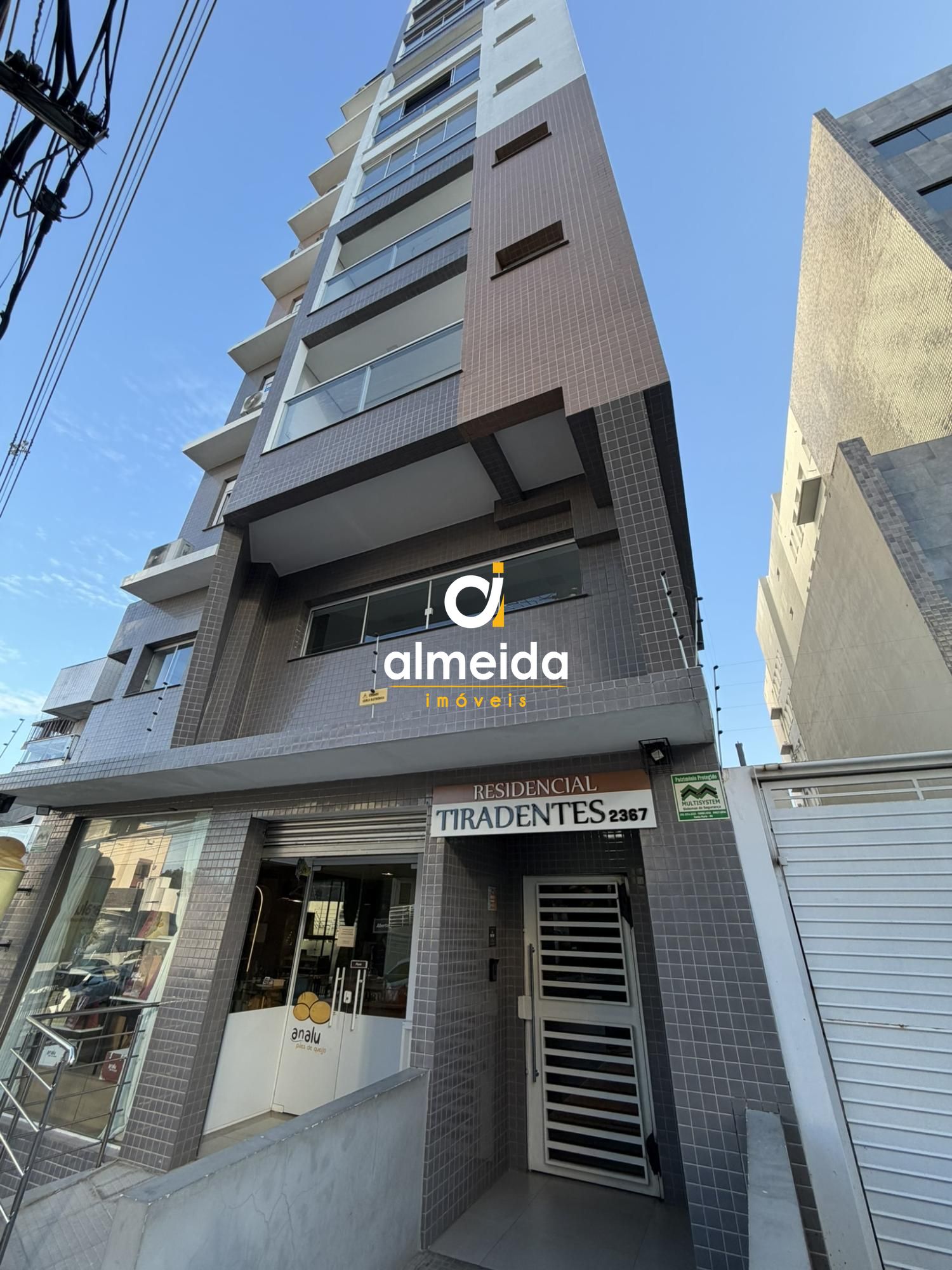 Apartamento 1 quarto, sacada, garagem ao lado do fleming.
