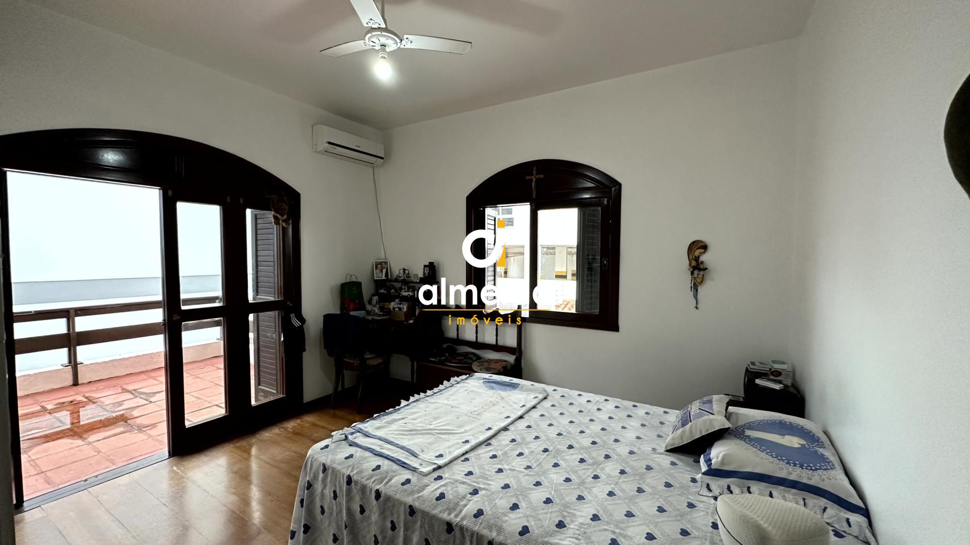 Casa à venda com 5 quartos, 299m² - Foto 26