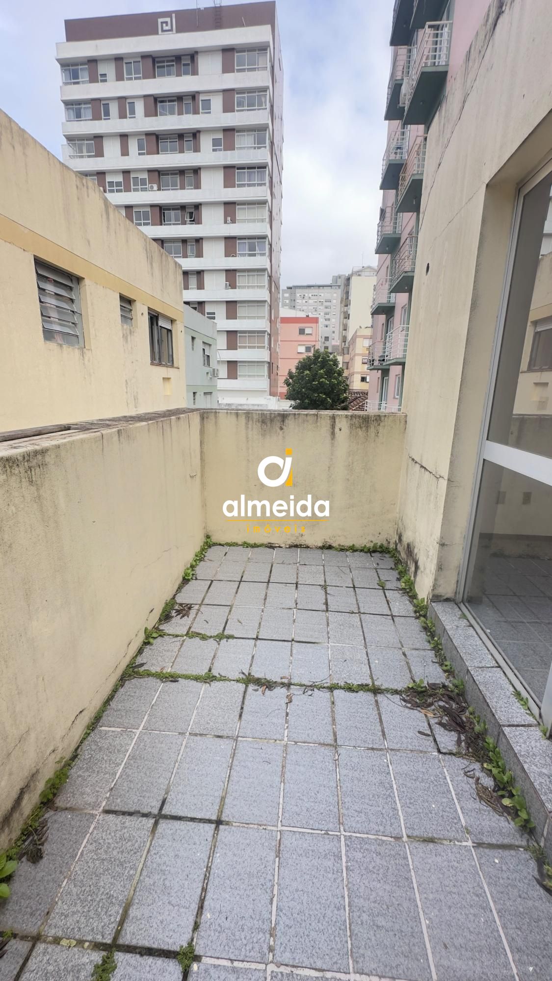 Apartamento 1 quarto, duplex na av. Itaimbe.