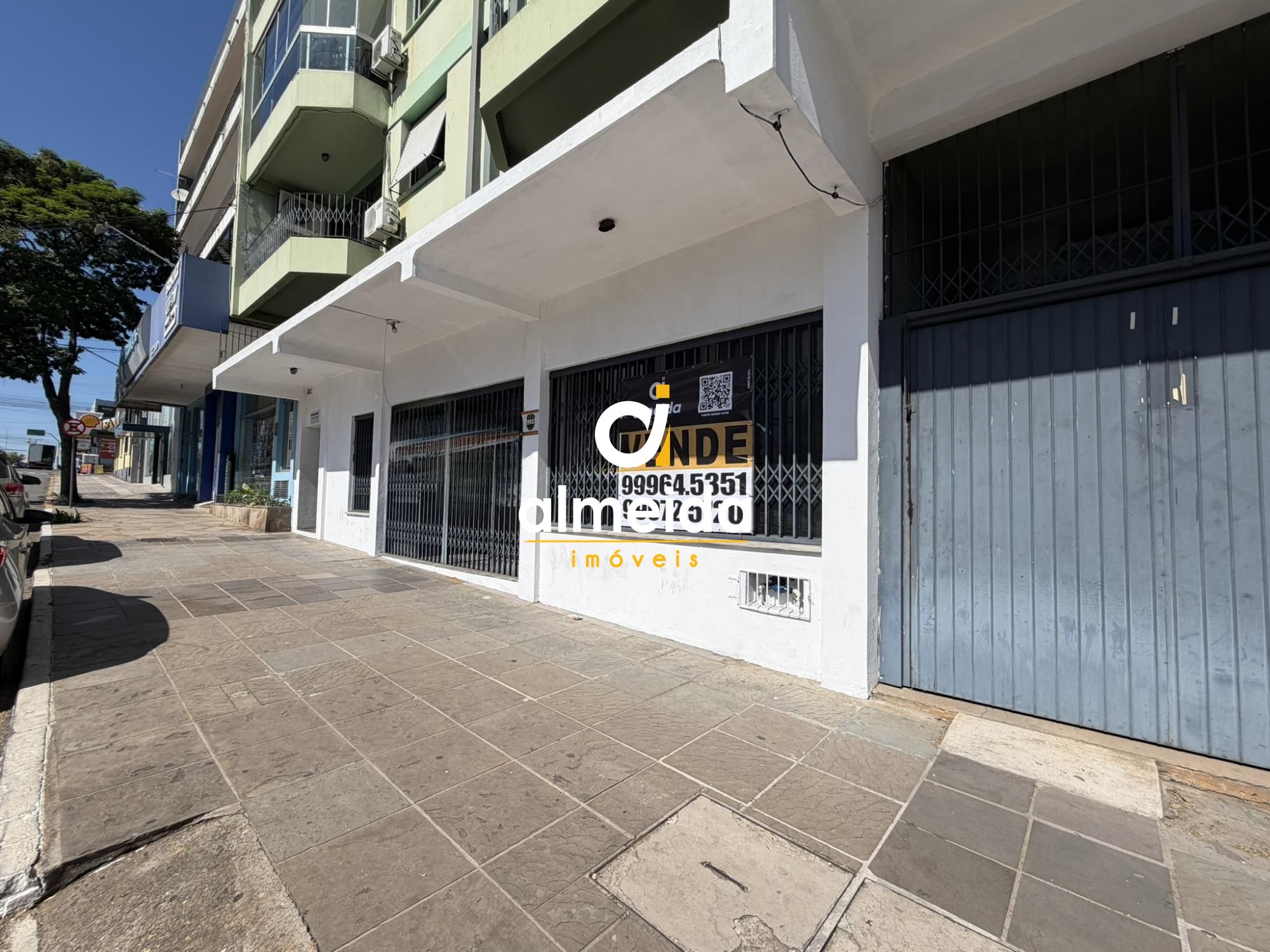 Ampla loja na avenida angelo bolson.