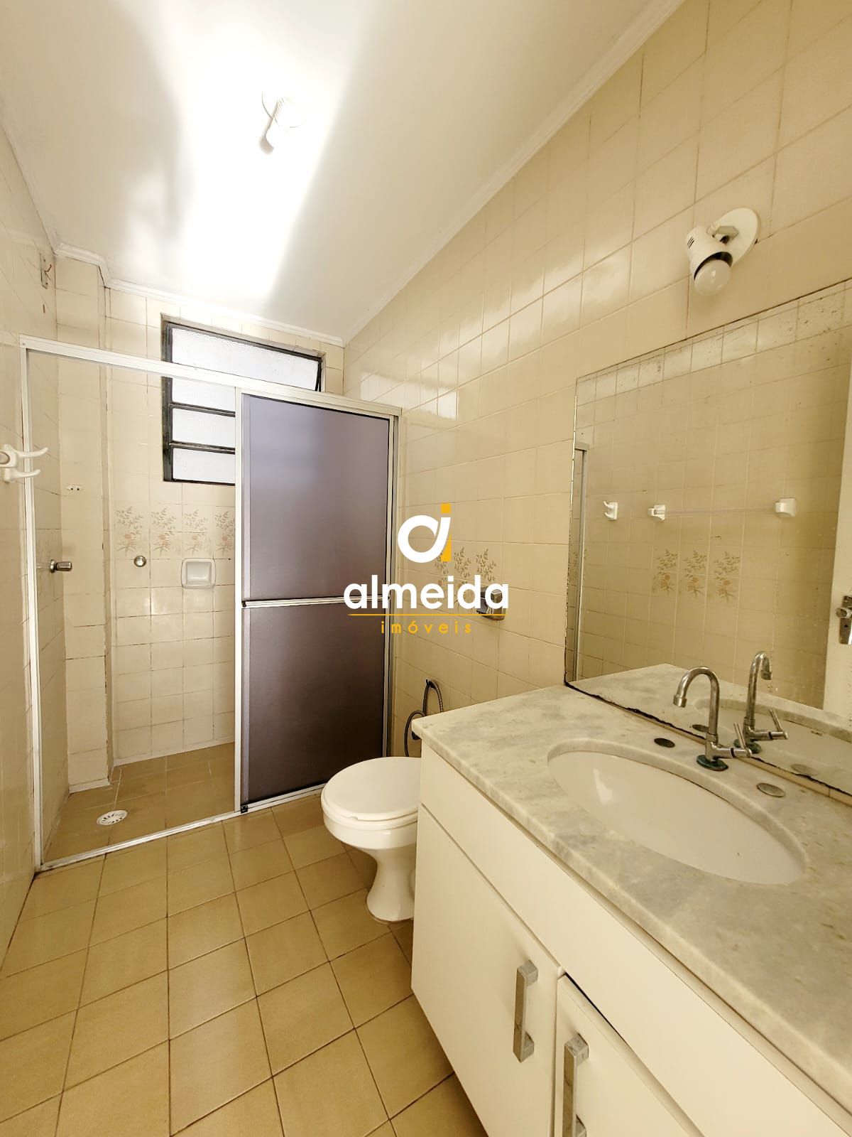 Apartamento com 3 Dormitórios à venda, 107 m² por R$ 380.000,00 Apartamento com 3 Dormitórios à venda, 107 m² por R$ 380.000,00