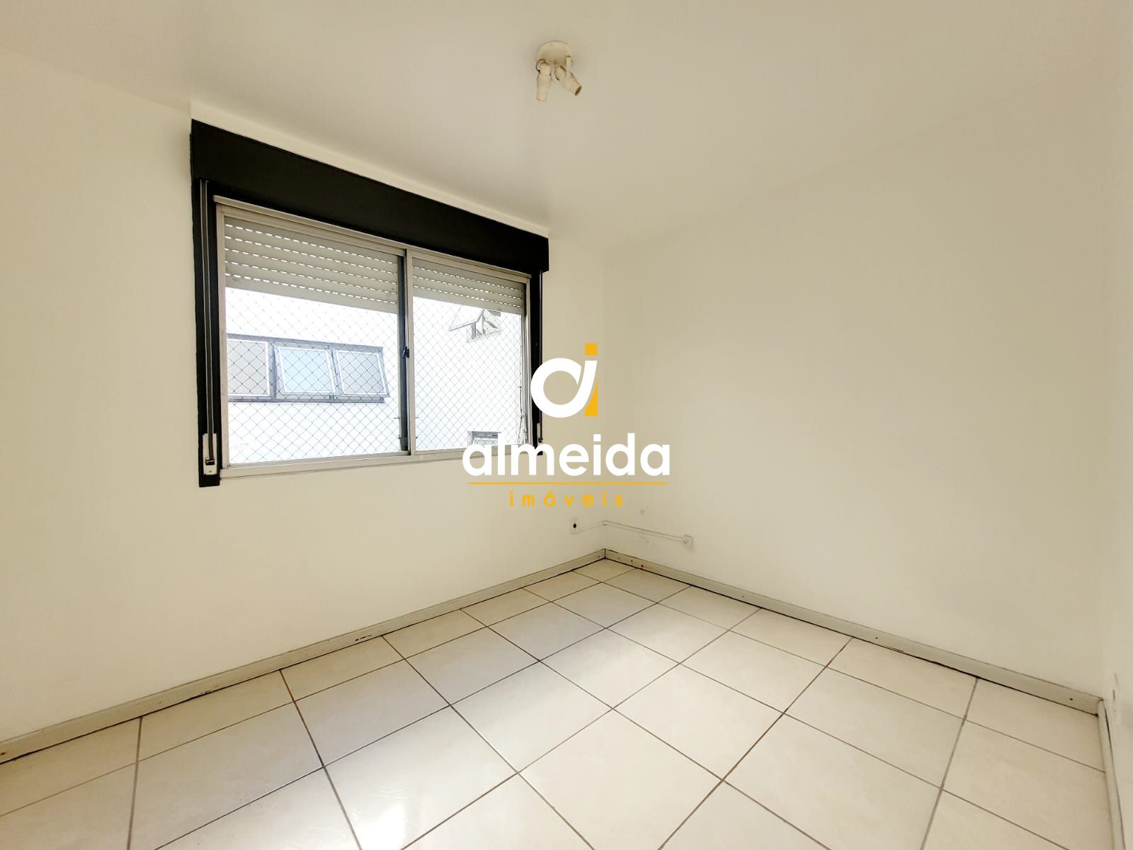Apartamento com 3 Dormitórios à venda, 107 m² por R$ 380.000,00 Apartamento com 3 Dormitórios à venda, 107 m² por R$ 380.000,00