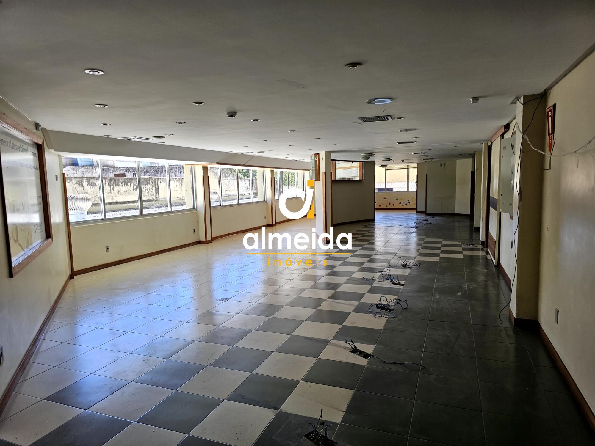 Sala comercial 9 dormitórios à venda centro santa maria/rs