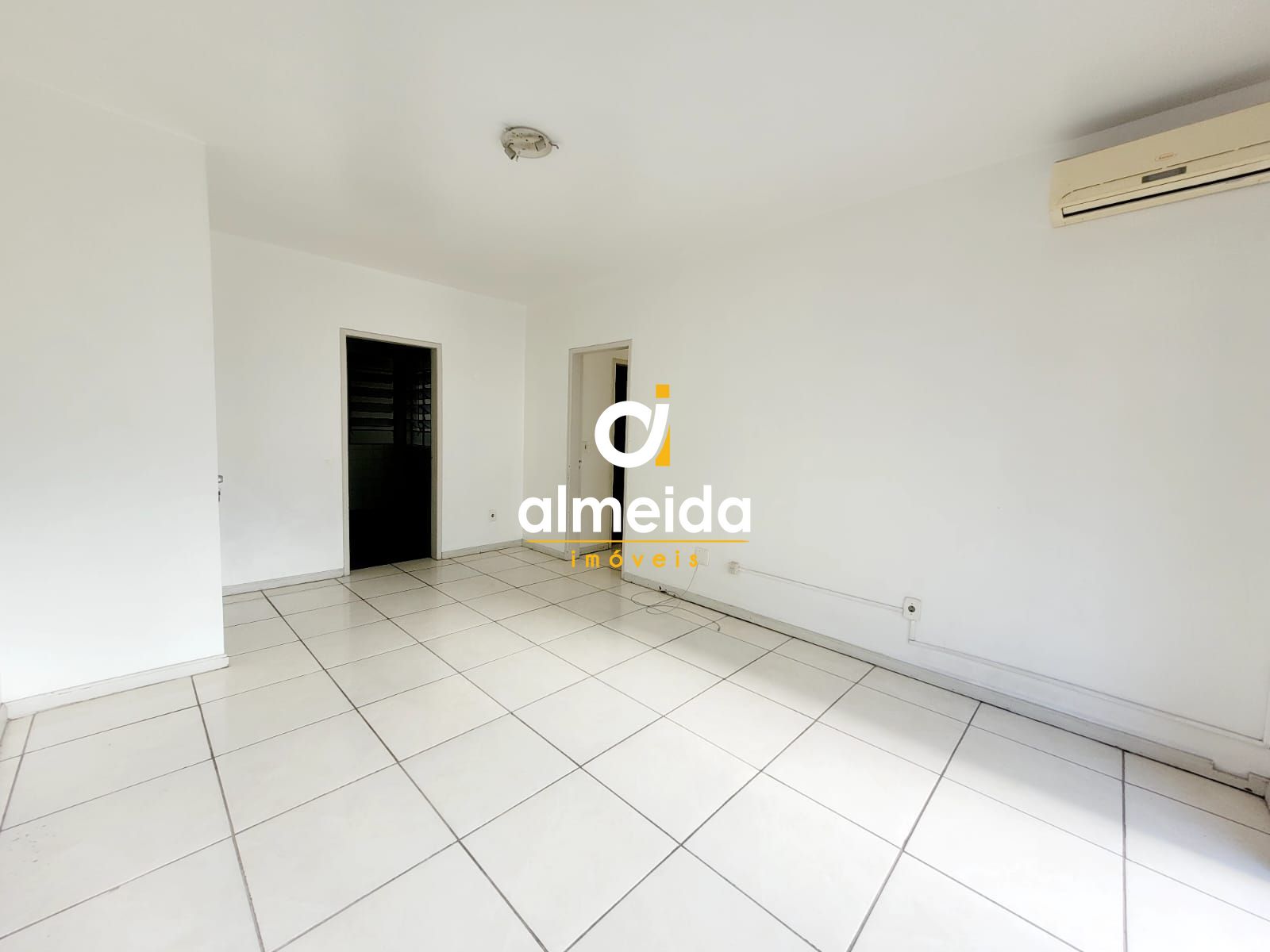 Apartamento com 3 Dormitórios à venda, 107 m² por R$ 380.000,00 Apartamento com 3 Dormitórios à venda, 107 m² por R$ 380.000,00