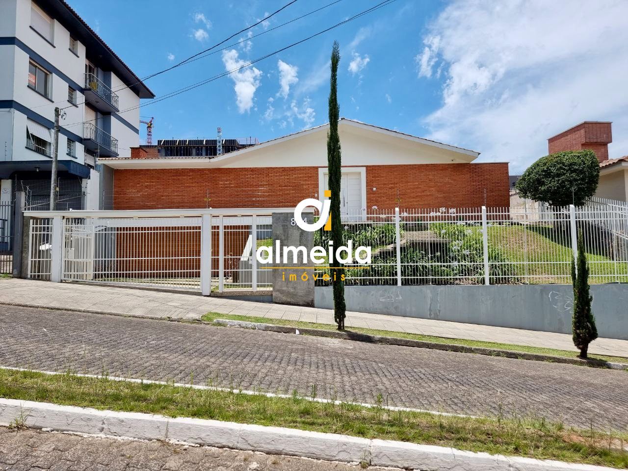 Casa, 4 quartos, 267 m² - Foto 1