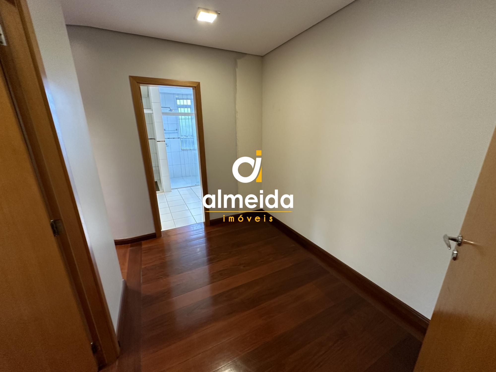 Apartamento à venda com 3 quartos, 221m² - Foto 53