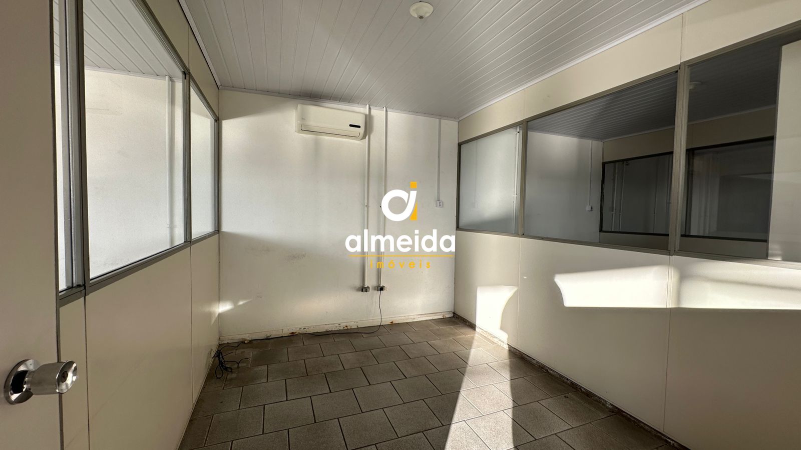 Pavilhão 6 dormitórios à venda nossa senhora medianeira sant