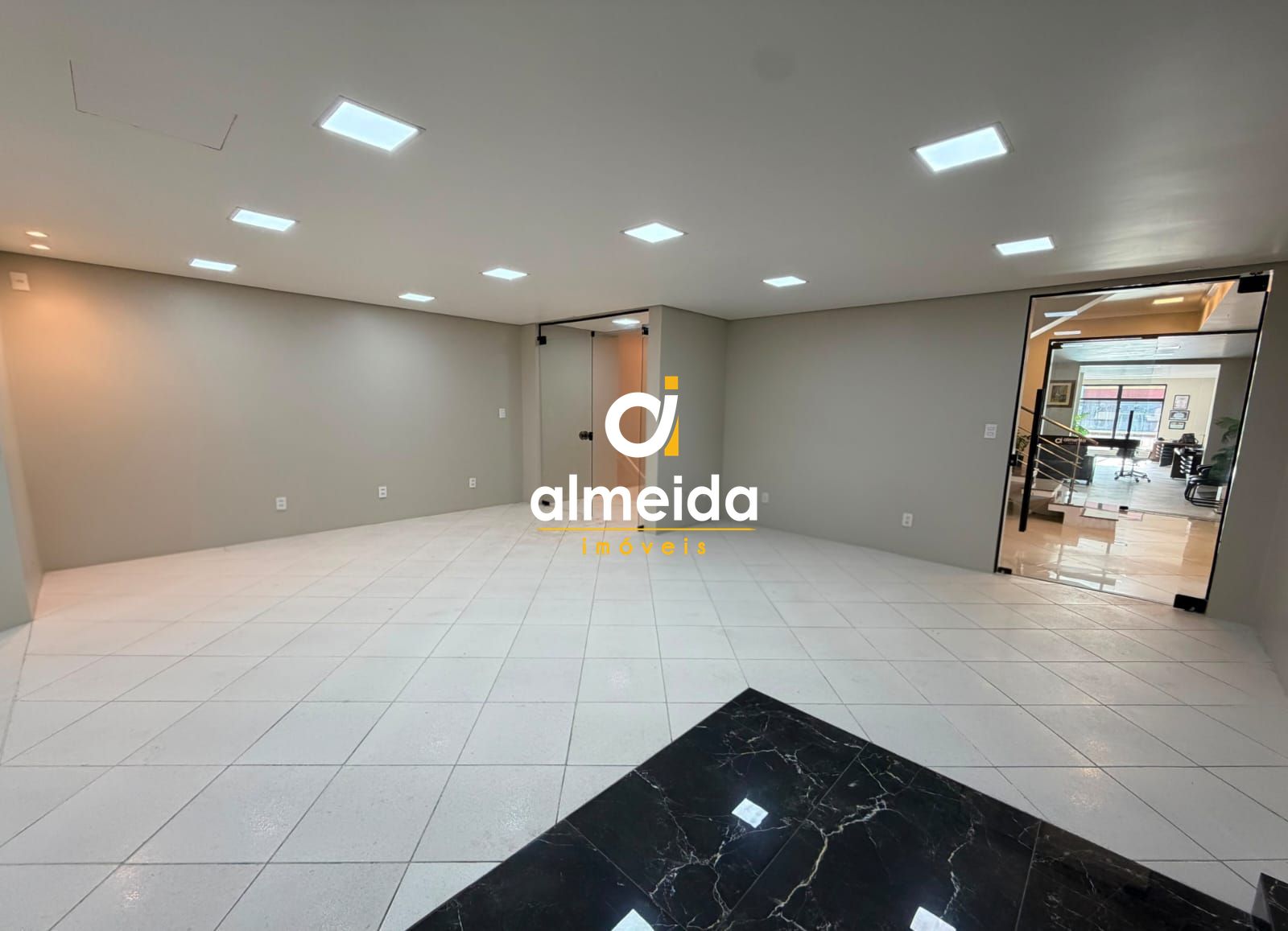 Sala comercial no bairro nossa senhora de lourdes santa mari