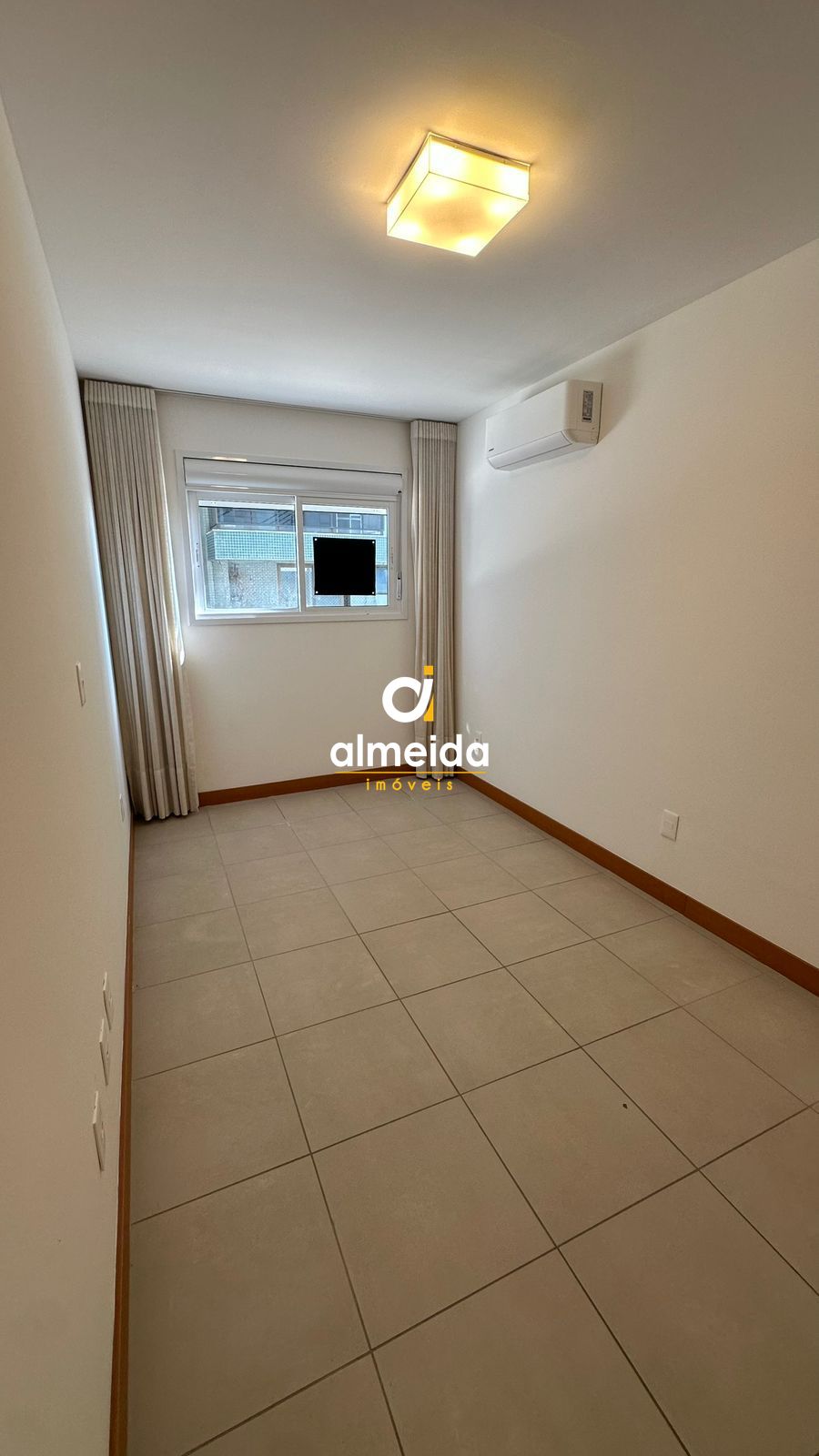 Apartamento de 1 dormitório semimobiliado