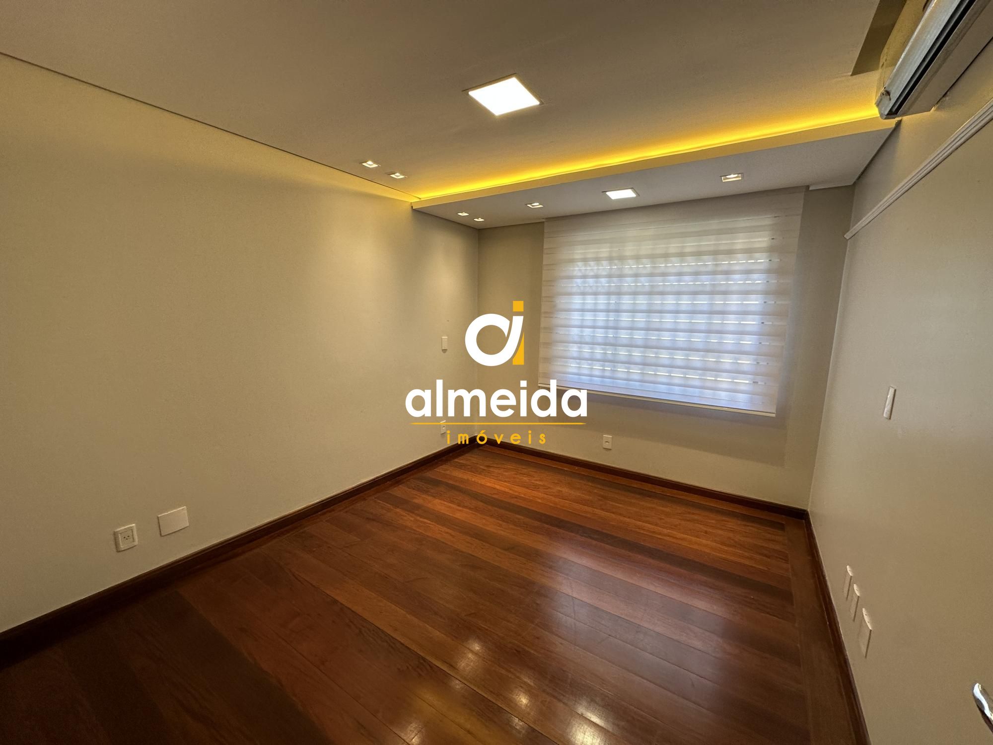 Apartamento à venda com 3 quartos, 221m² - Foto 46