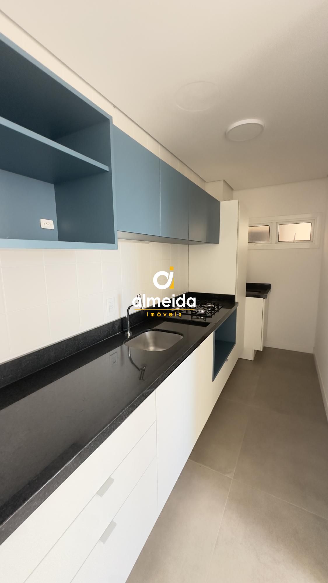 Residencial uniqo 1d com garagem prósimo a ufsm.