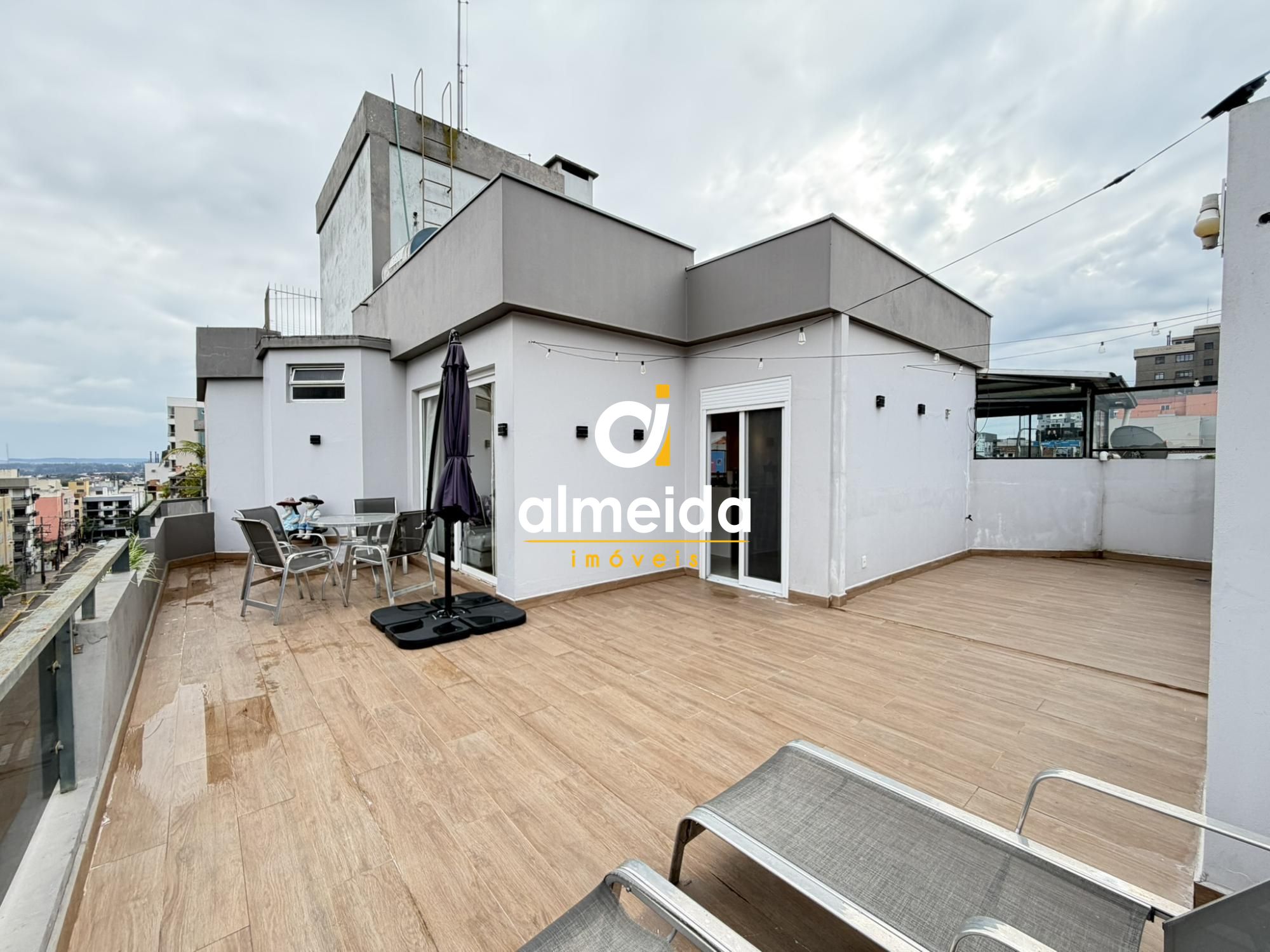 Apartamento duplex 3 quartos no centro de santa maria próxim