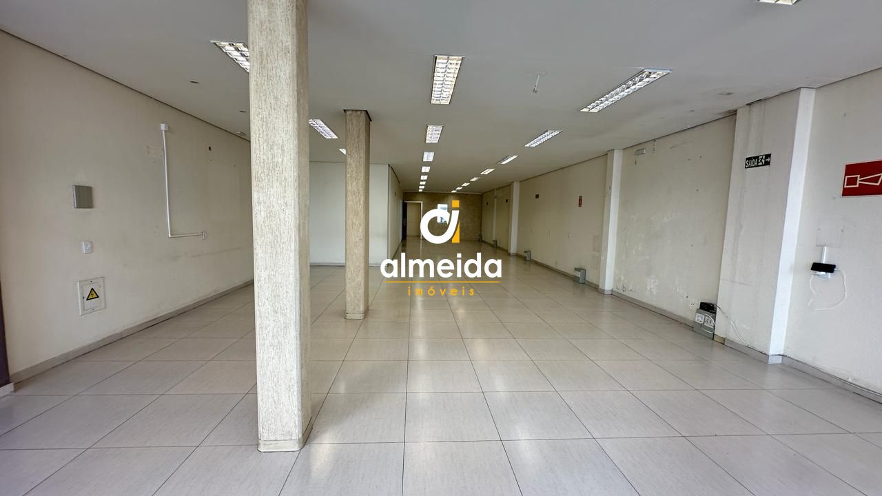 Conjunto Comercial-Sala para alugar com 7 quartos, 288m² - Foto 23