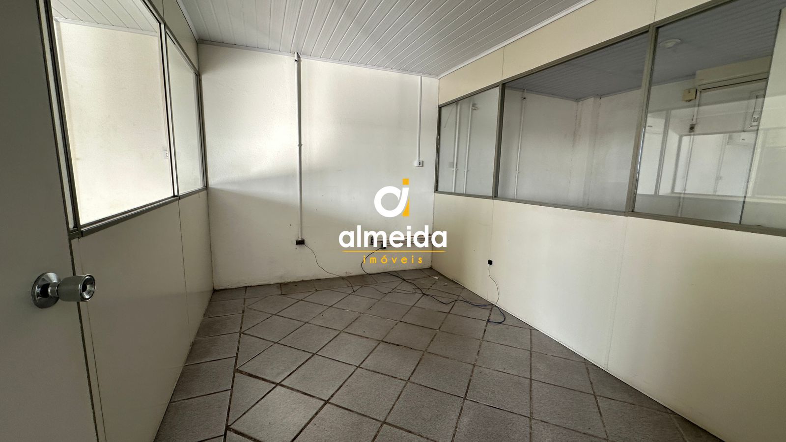 Pavilhão 6 dormitórios à venda nossa senhora medianeira sant