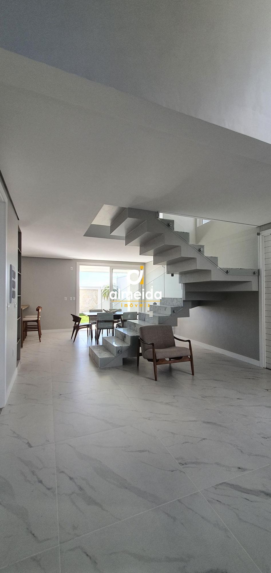 Casa à venda com 3 quartos, 205m² - Foto 4