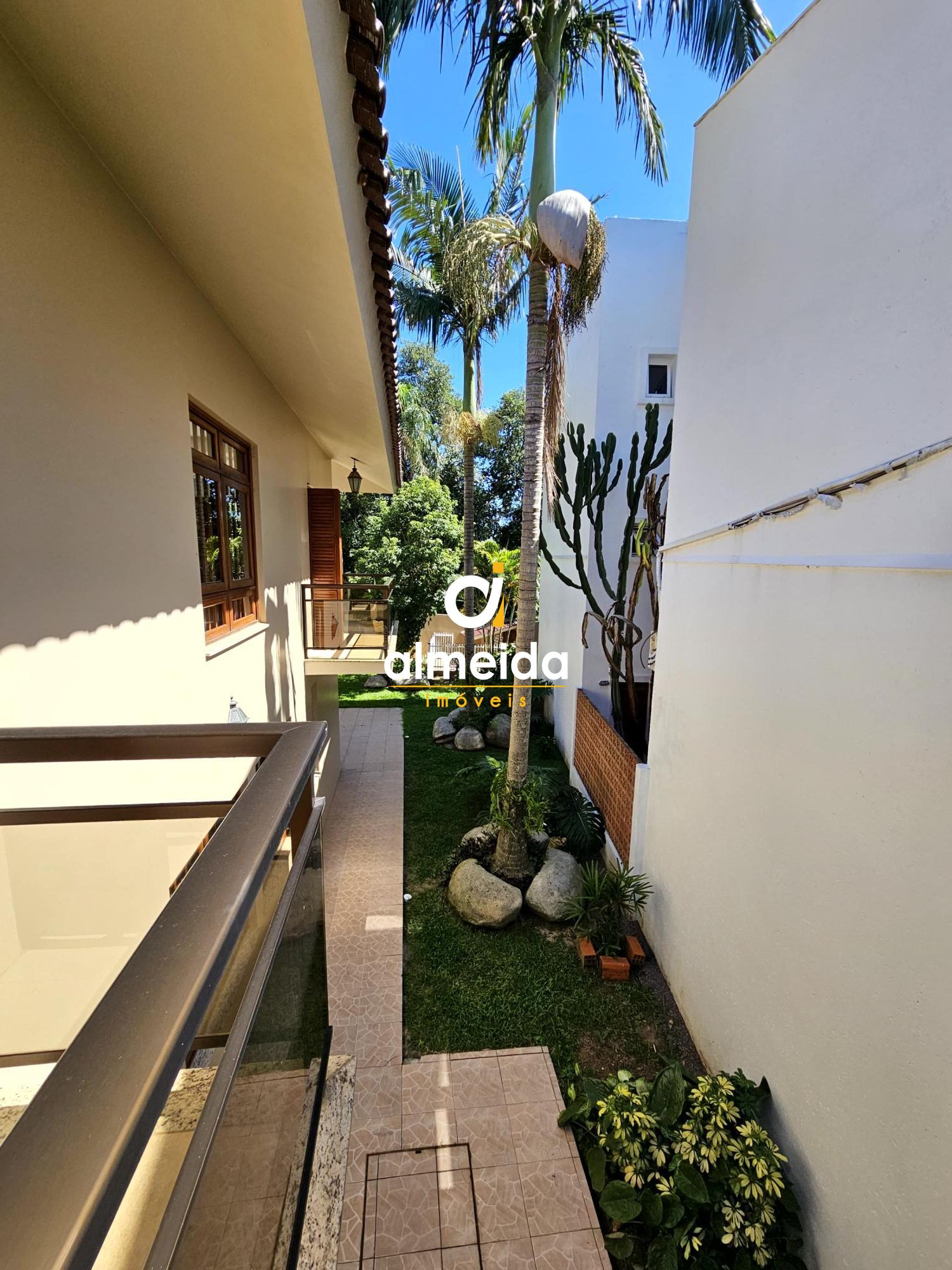 Excelente casa no condominio fechado montes verdes.