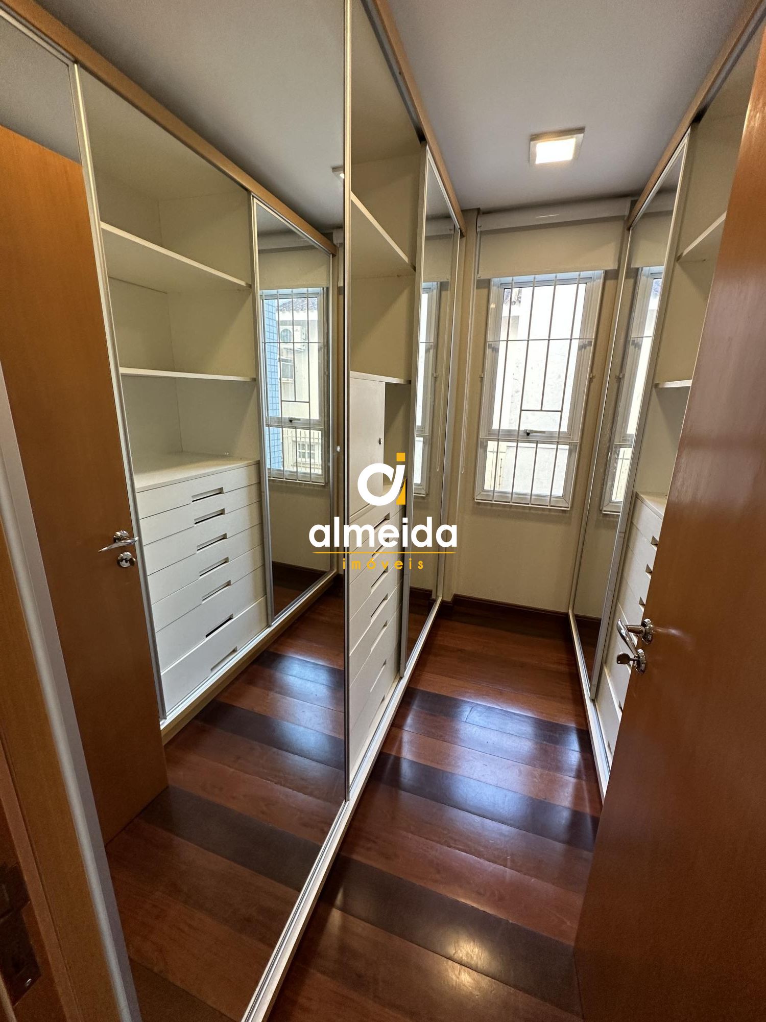 Apartamento à venda com 3 quartos, 221m² - Foto 55