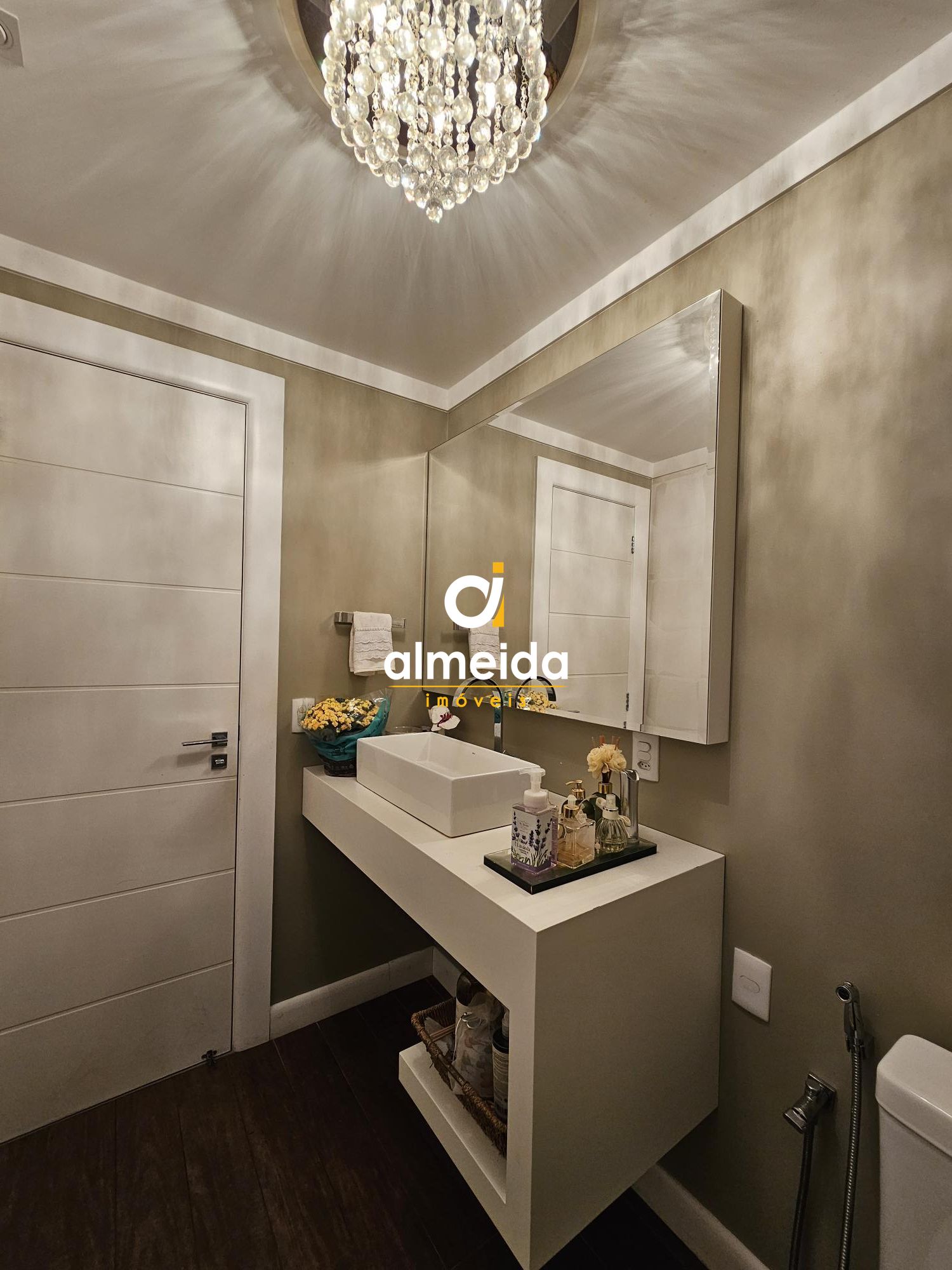 Apartamento alto padrão 4 dormitórios na cidade de santa mar