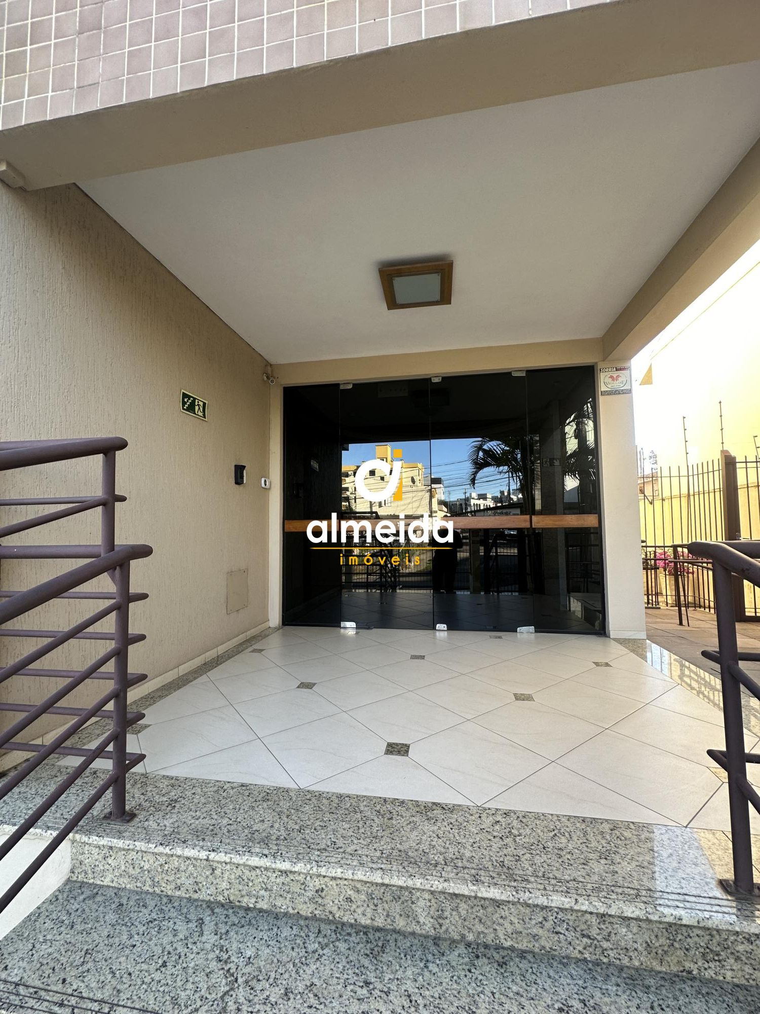 Apartamento à venda e aluguel com 3 quartos, 102m² - Foto 2