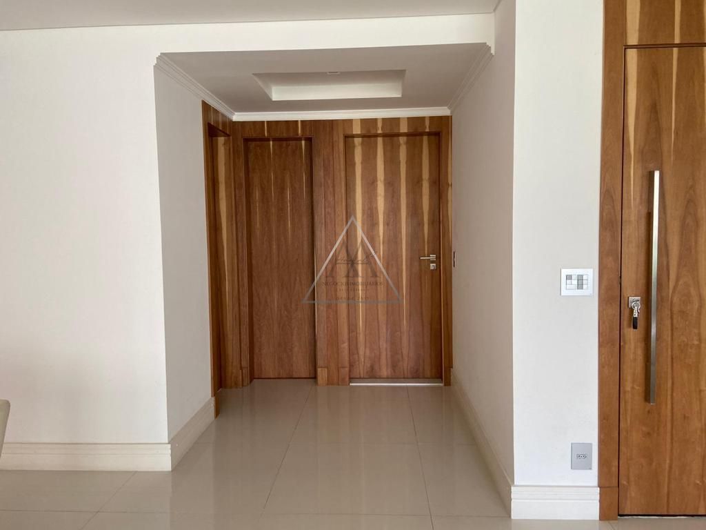 Apartamento à venda com 4 quartos, 235m² - Foto 3